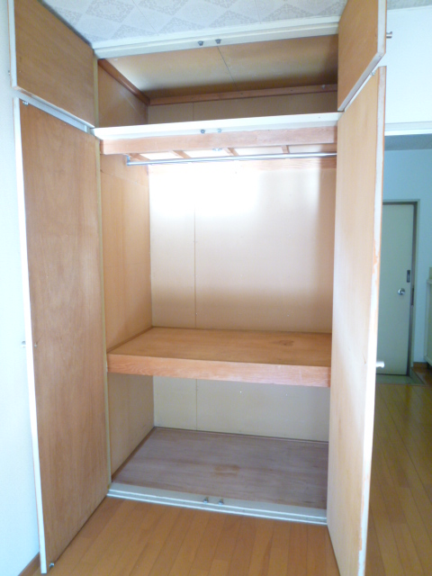 Receipt. It is with large closet