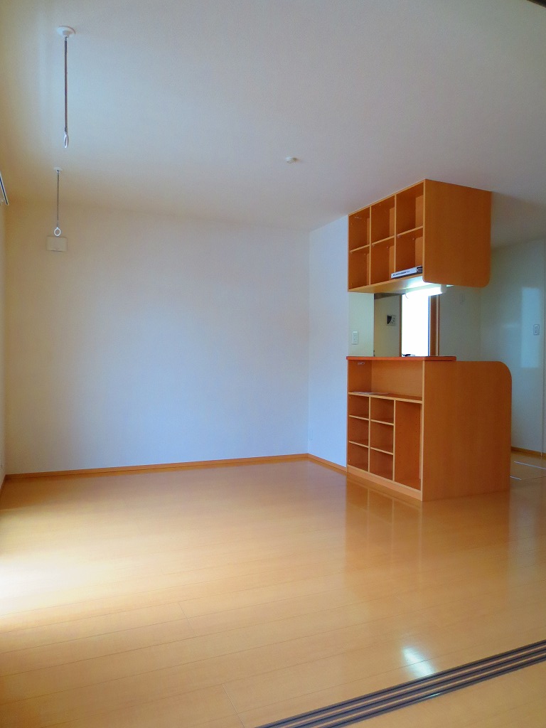 Living and room. Spacious even in the living room by connecting the Western-style ☆