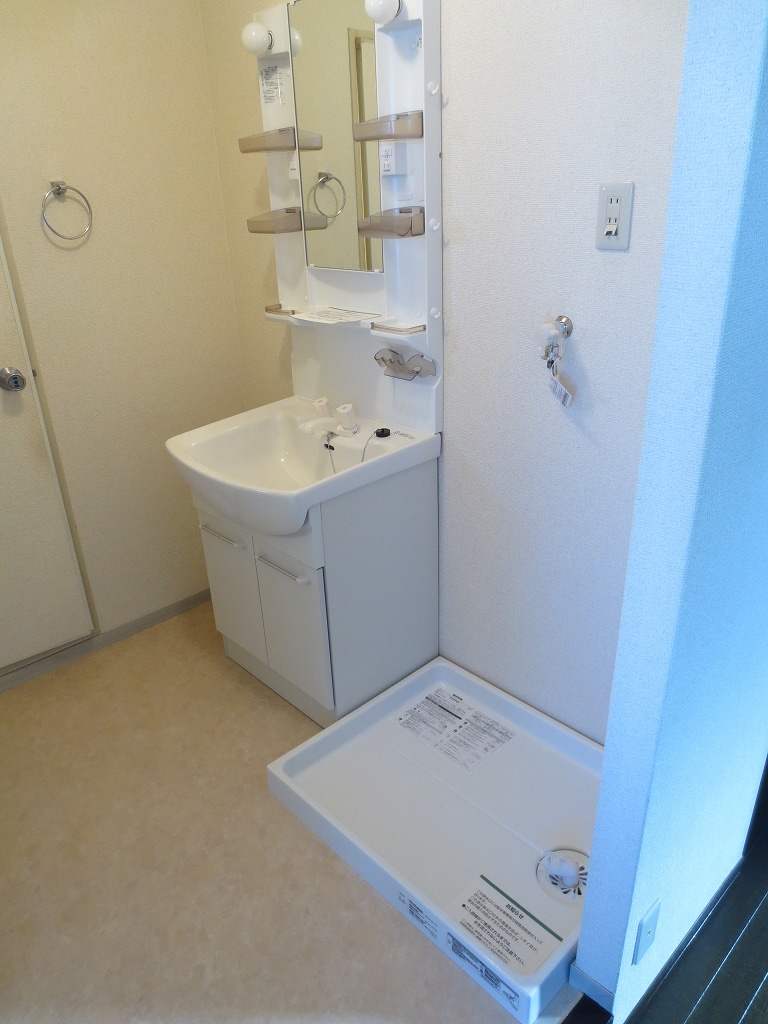 Washroom. There yard waterproof bread with in-room washing machine ☆