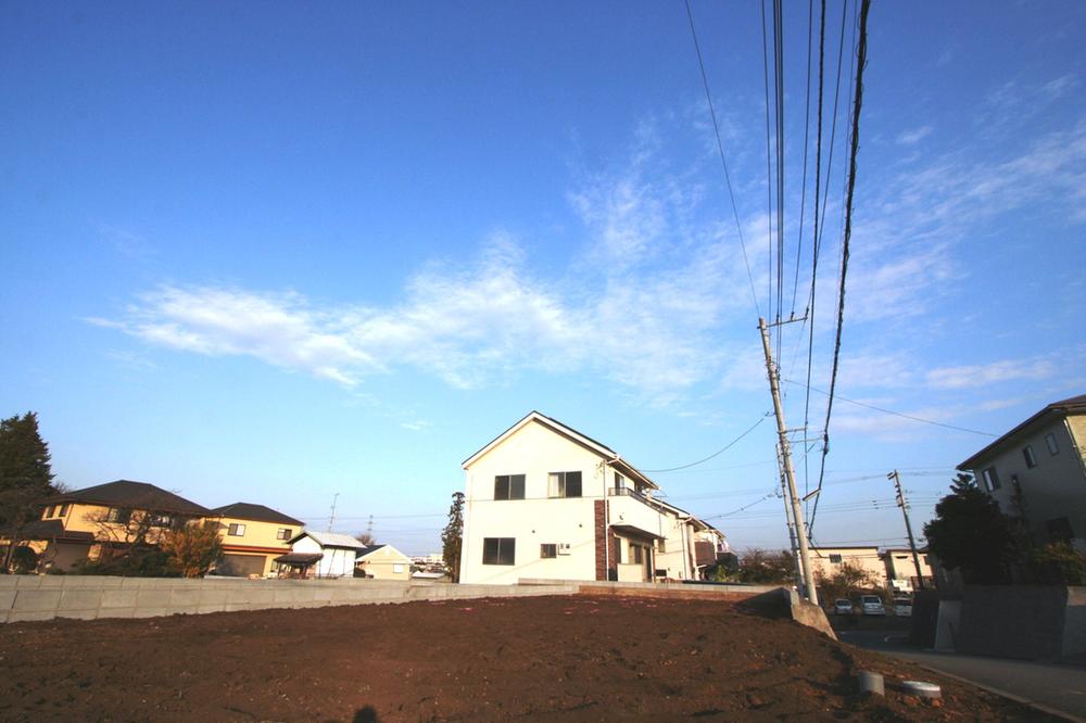 Local appearance photo. Local (12 May 2013) Shooting