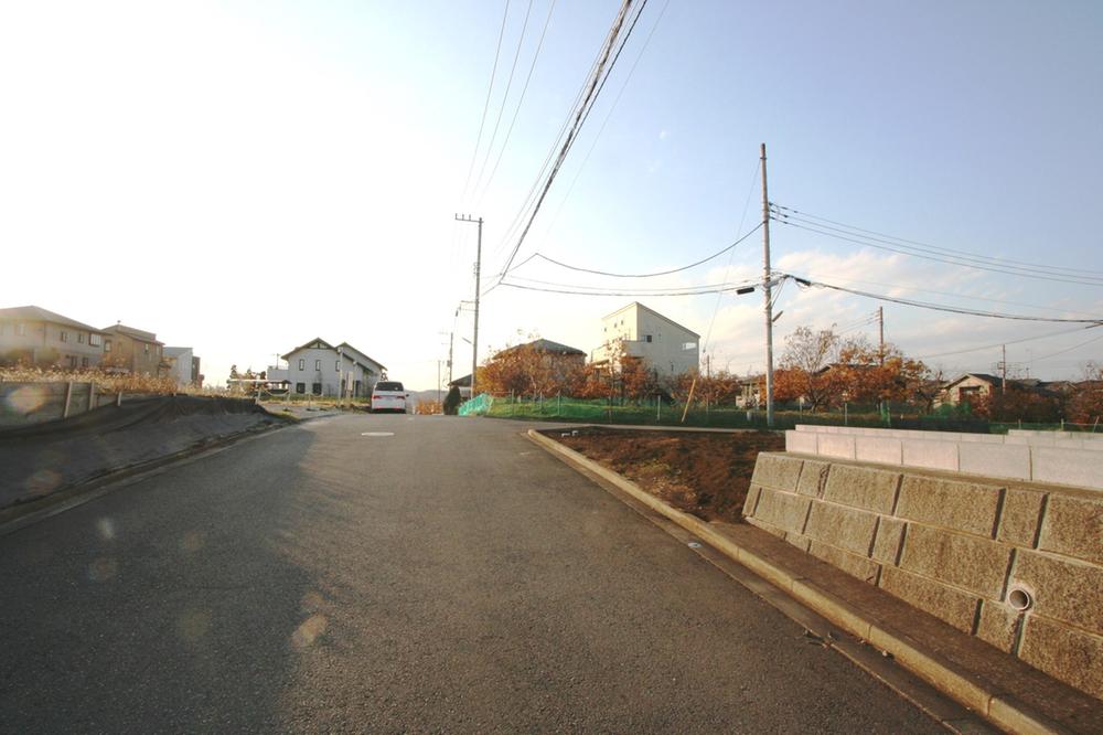 Local photos, including front road. Local (12 May 2013) Shooting