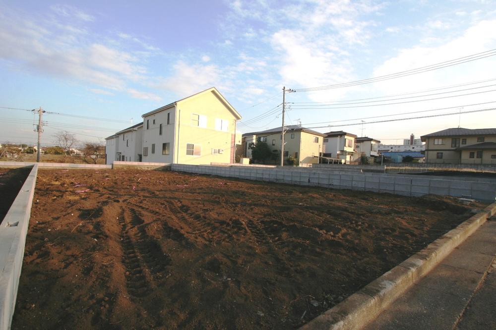 Local appearance photo. Local (12 May 2013) Shooting