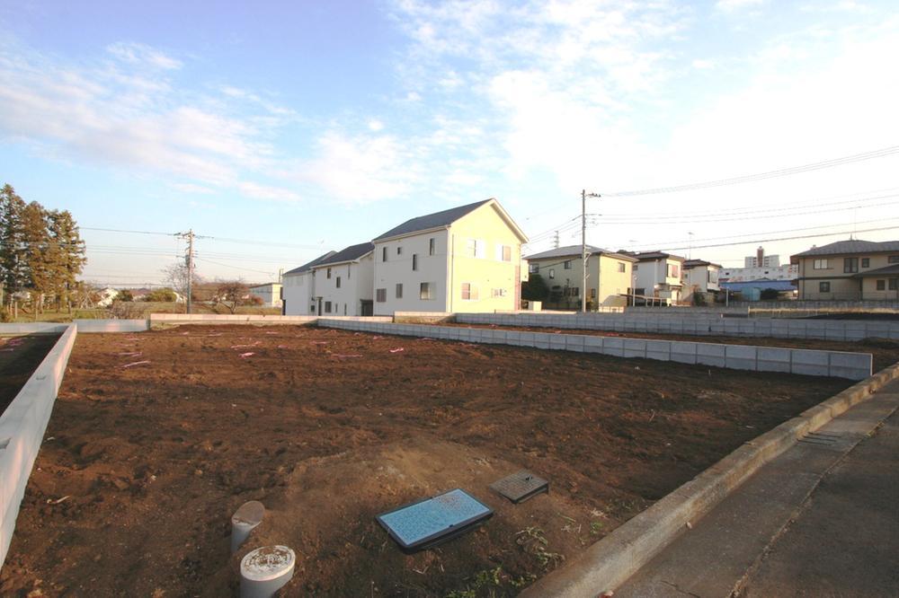 Local appearance photo. Local (12 May 2013) Shooting