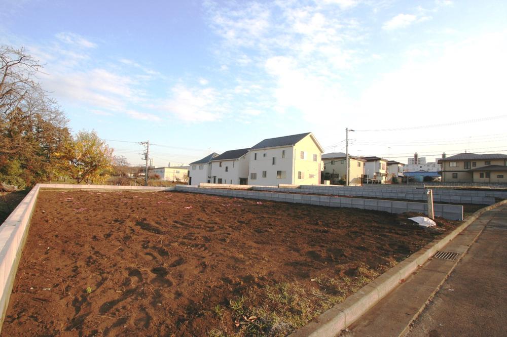 Local appearance photo. Local (12 May 2013) Shooting