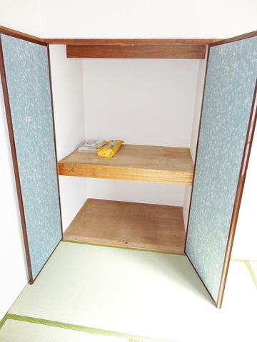 Receipt. Storage with depth