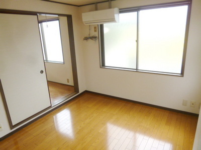 Living and room. Spacious Western-style