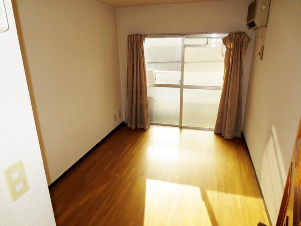 Non-living room. Since the southwest-facing third floor part is good per yang.