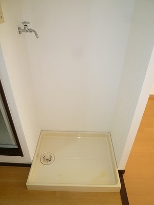 View. Is Indoor Laundry Area