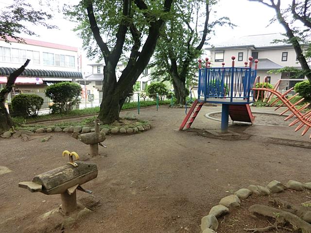 park. 146m to Sakura Park