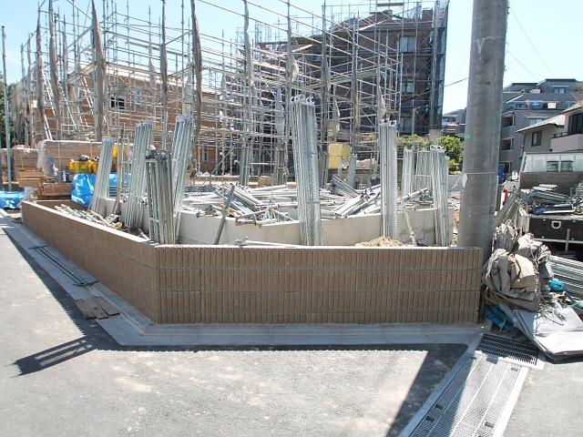 Local appearance photo. Time basis