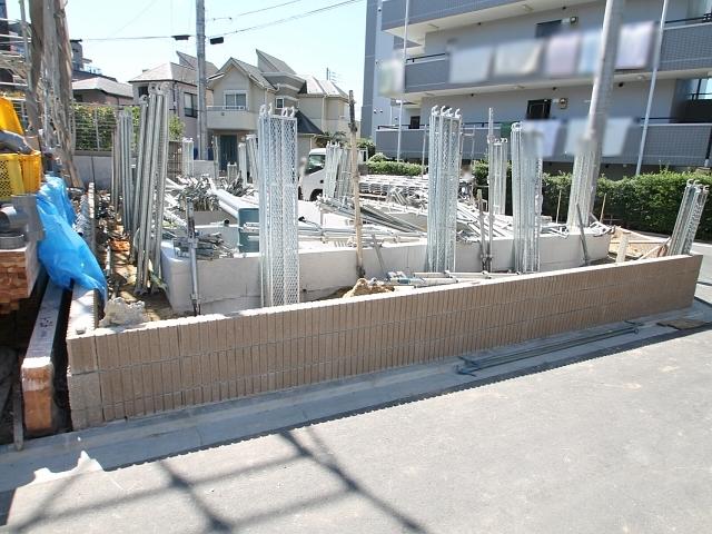 Local appearance photo. Time basis