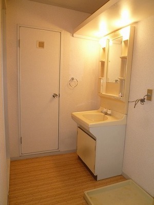 Washroom. Dressing room