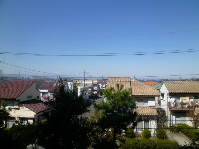 View photos from the dwelling unit. View from local (March 2013) Shooting