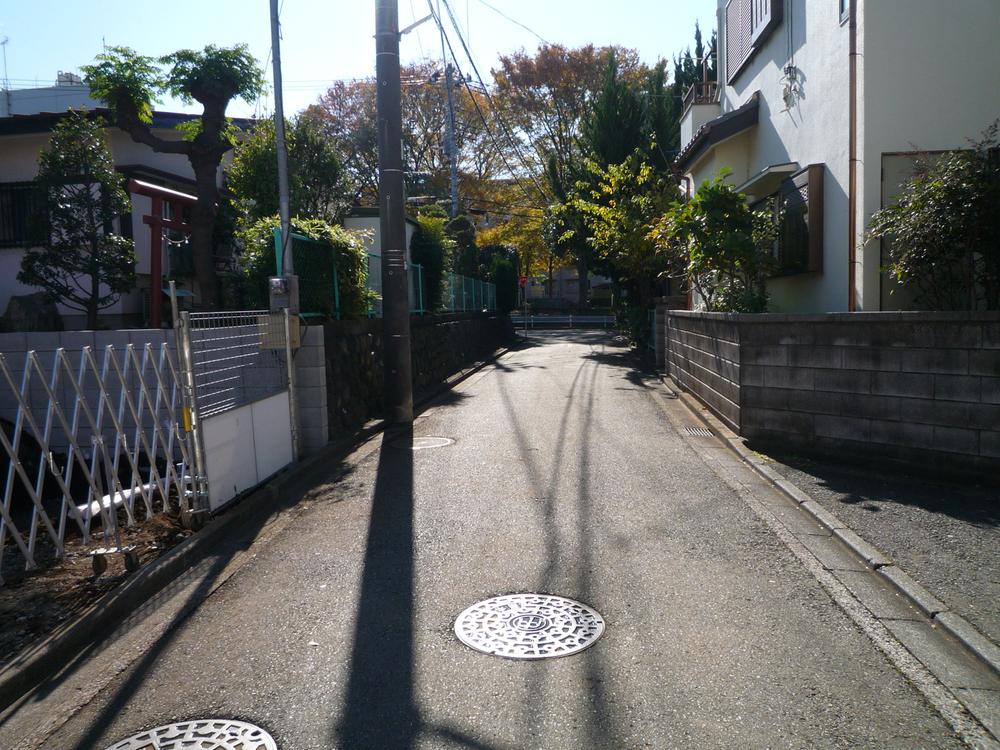 Local photos, including front road. Local (11 May 2013) Shooting