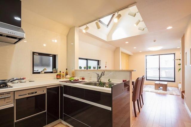 Same specifications photos (living). (A Building) same specification