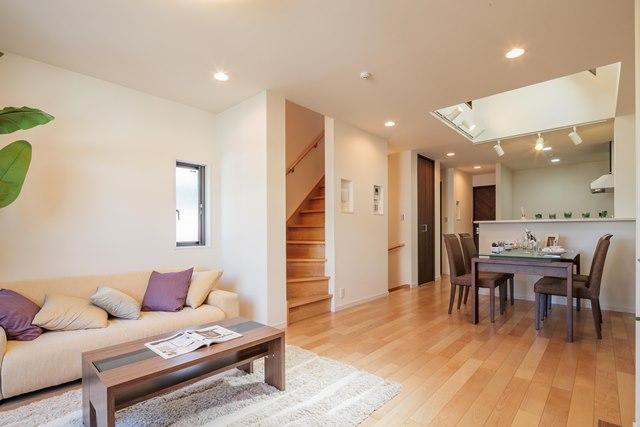 Same specifications photos (living). (A Building) same specification