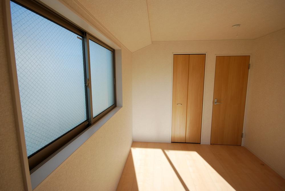 Other local. Indoor (12 May 2013) Shooting