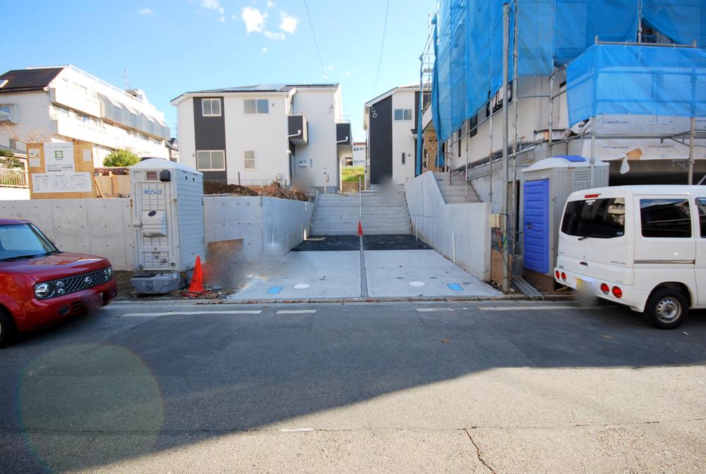 Local photos, including front road. Local (12 May 2013) Shooting