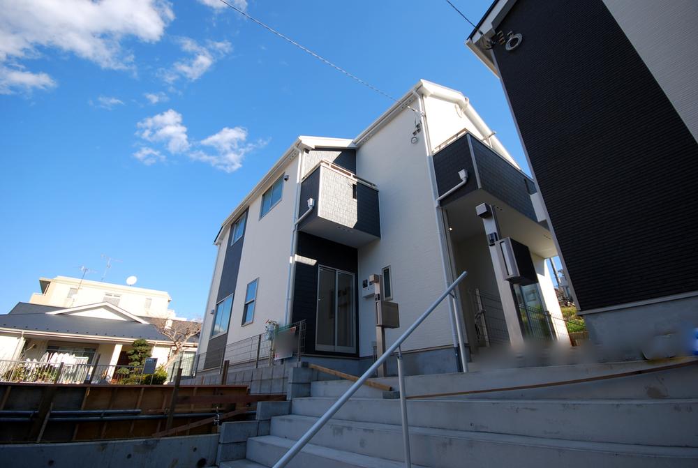 Local appearance photo. Local (12 May 2013) Shooting