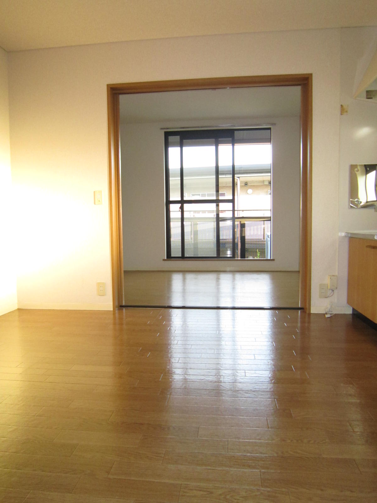 Living and room. Comfortable ☆ You can also set up table