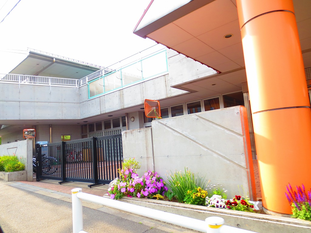 kindergarten ・ Nursery. Tama nursery school (kindergarten ・ 425m to the nursery)