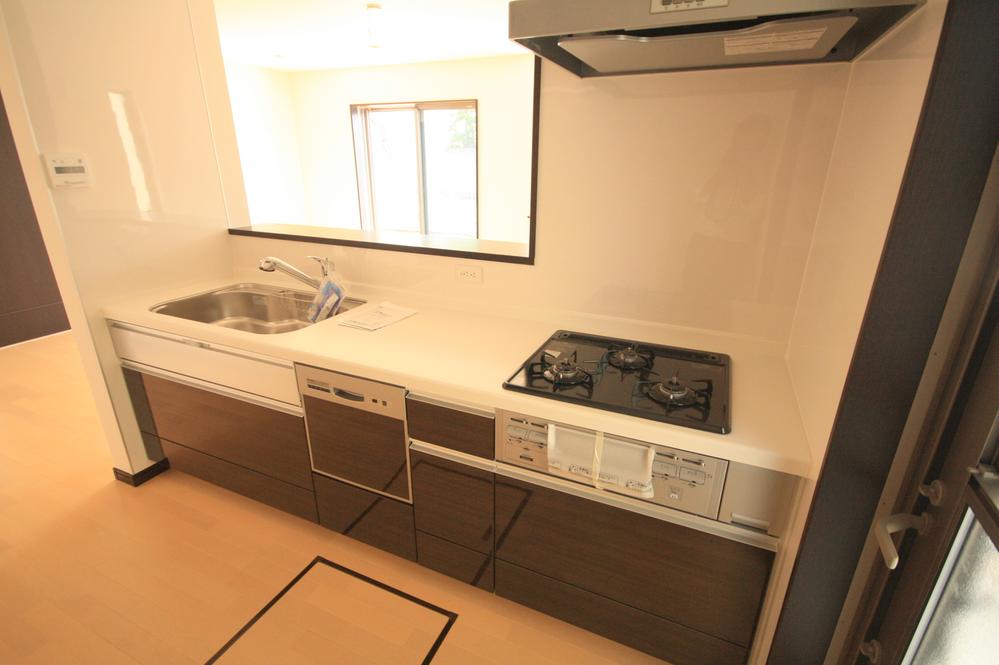 Kitchen. Room (August 2013) Shooting