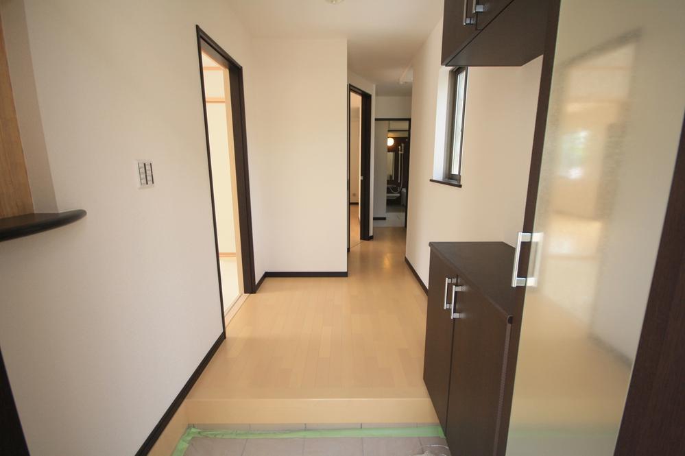 Entrance. Room (August 2013) Shooting