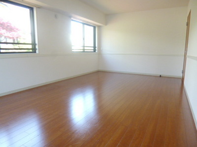 Other room space. Solute