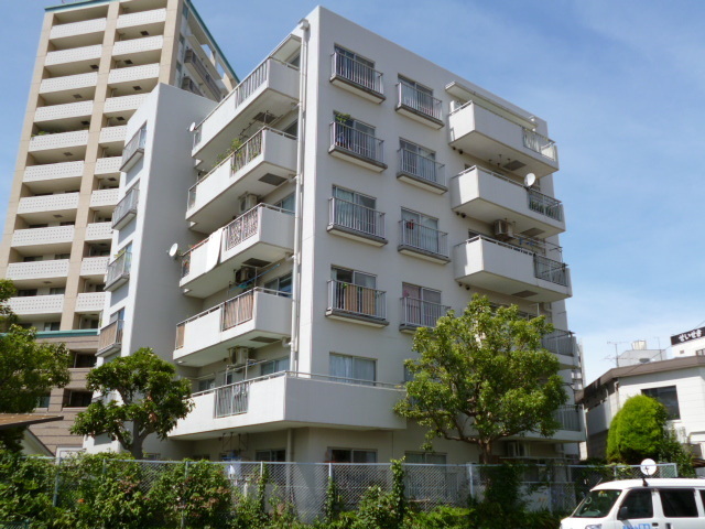 Building appearance. Sale rental apartments