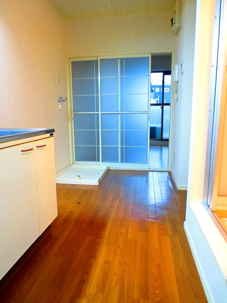 Entrance. There is also a shoe box ☆