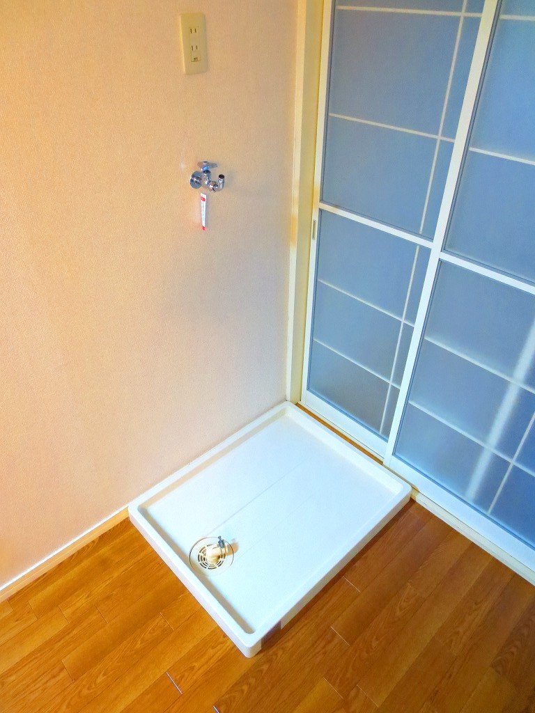 Other room space. Waterproof bread with Washing machine in the room ☆