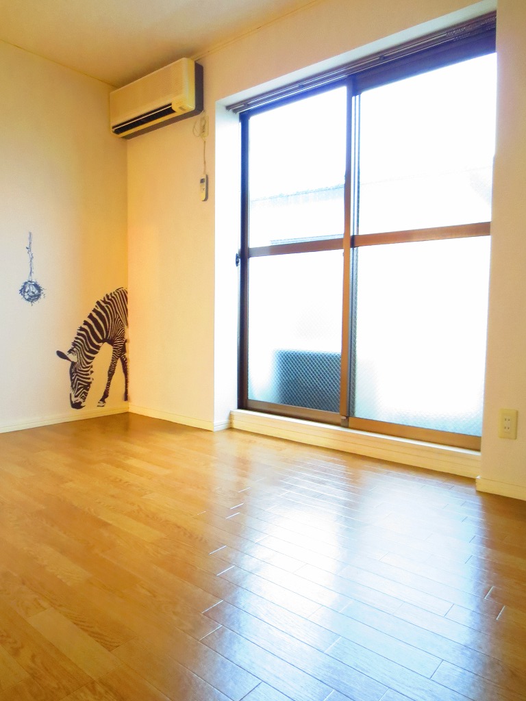 Living and room. The top floor angle room ☆