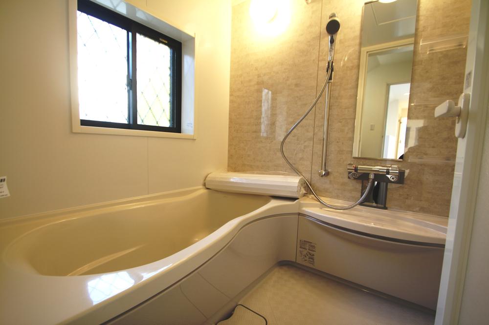 Bathroom. Local (12 May 2013) Shooting