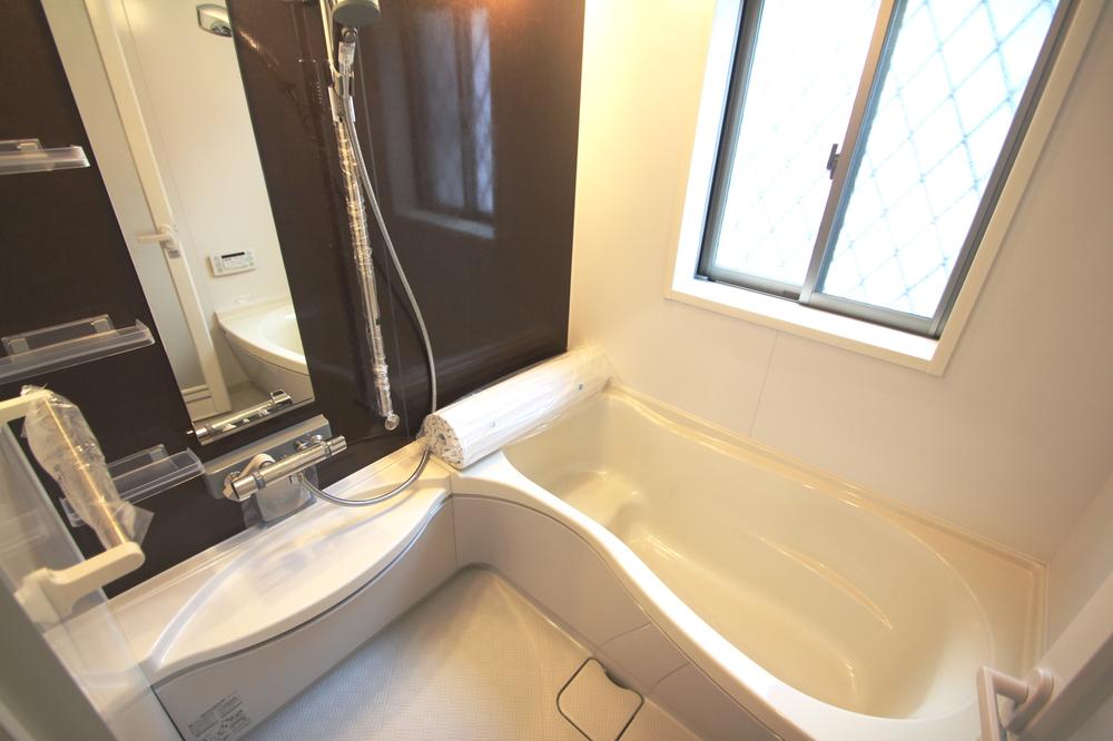 Bathroom. Local (12 May 2013) Shooting