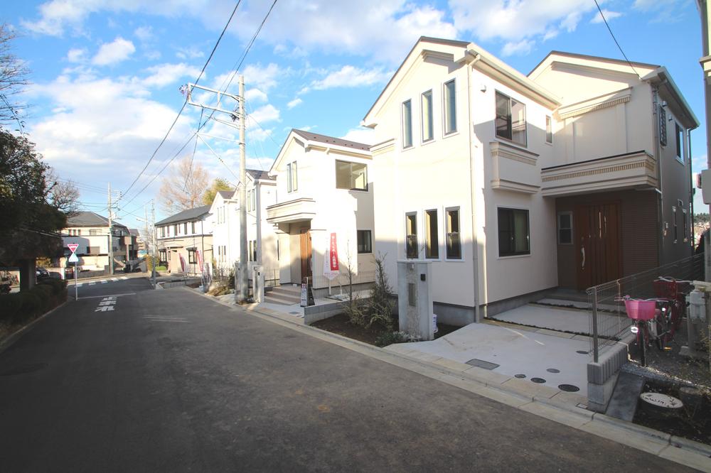 Local photos, including front road. Local (12 May 2013) Shooting