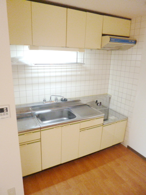 Kitchen. Spacious kitchen