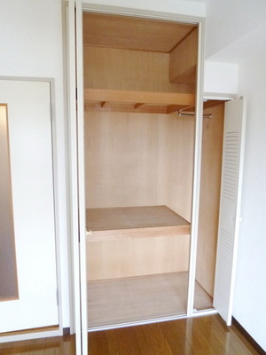 Receipt. Storage lot