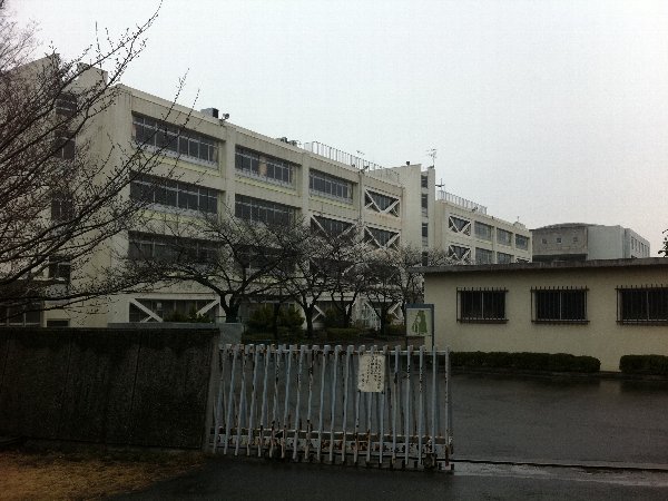 Junior high school. 800m up in Tama (junior high school)