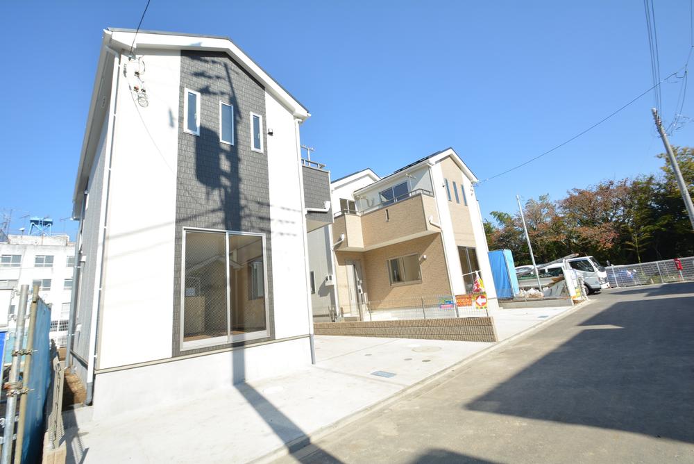 Local appearance photo. Day is good in the south road ☆