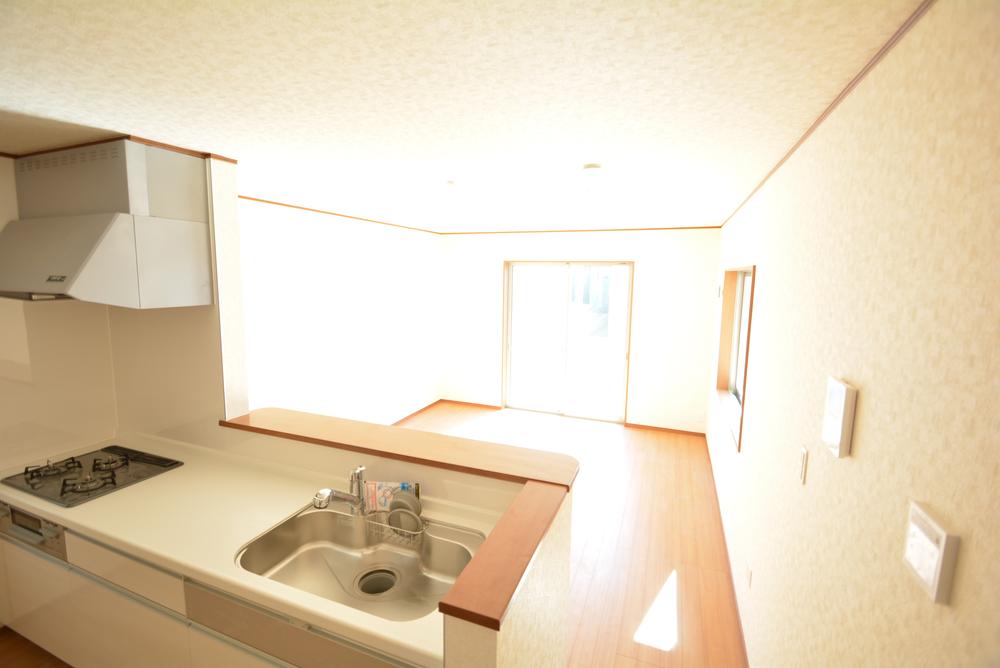 Living. Face-to-face kitchen with open feeling I am happy to wife ☆