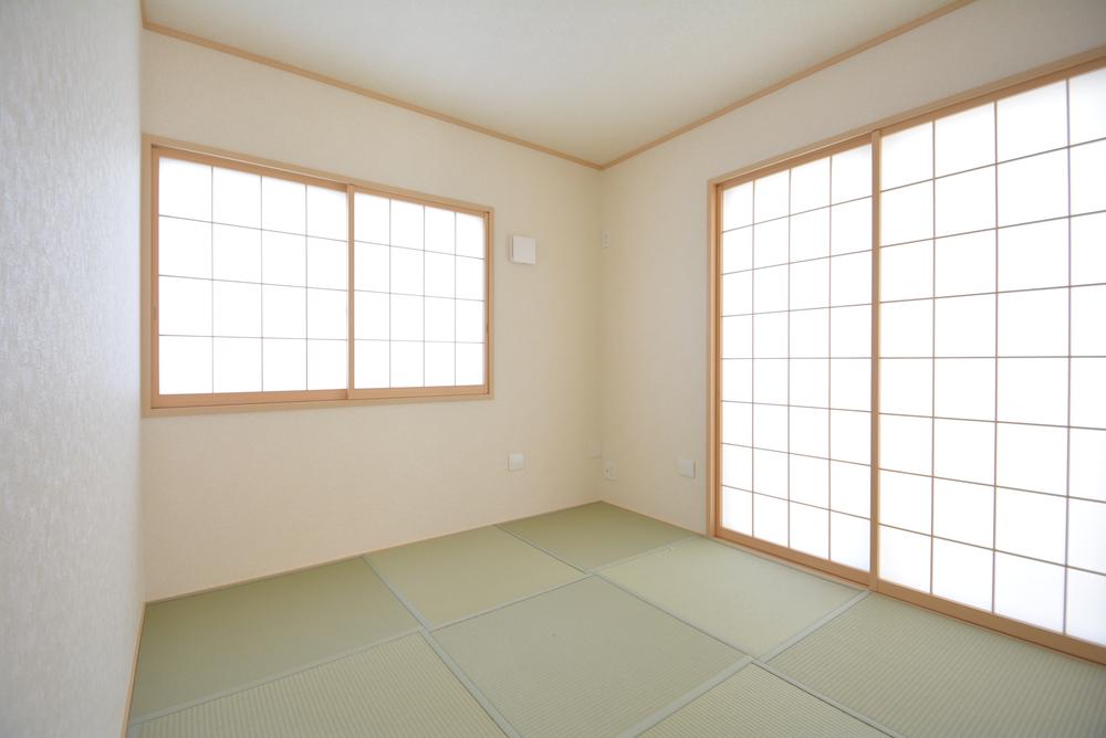 Non-living room. Or lay the child if there is a Japanese-style room, It can also be used as a guest room ☆