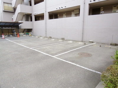 Parking lot. On-site parking
