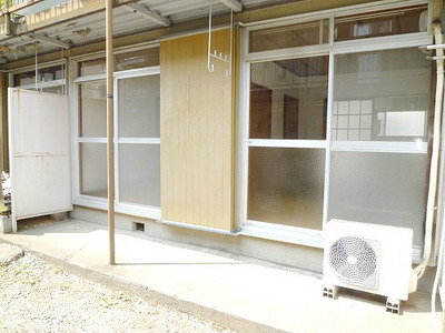 Balcony. The room can also be used widely before