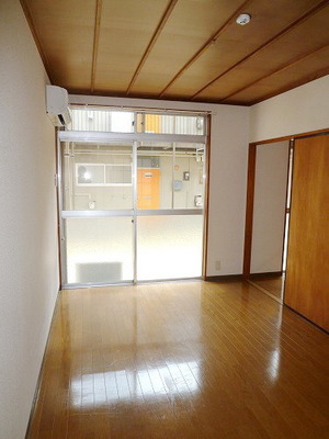 Other Equipment. Cleaning is also easy in the flooring of the room