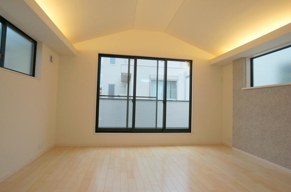 Same specifications photos (living). Example of construction