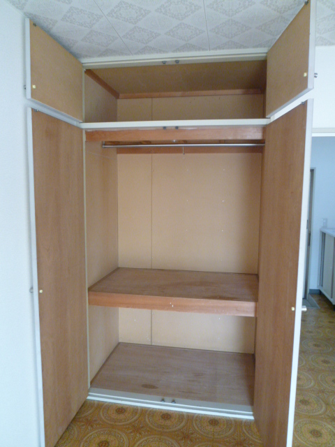 Receipt. It is with large closet