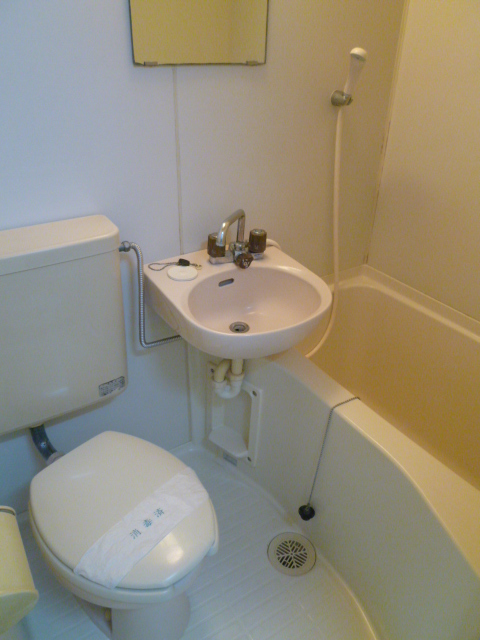 Bath. It is cleaned of the unit bus