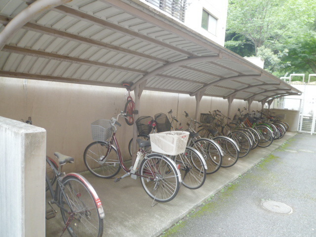 Other common areas. ☆ Covered parking lot ☆