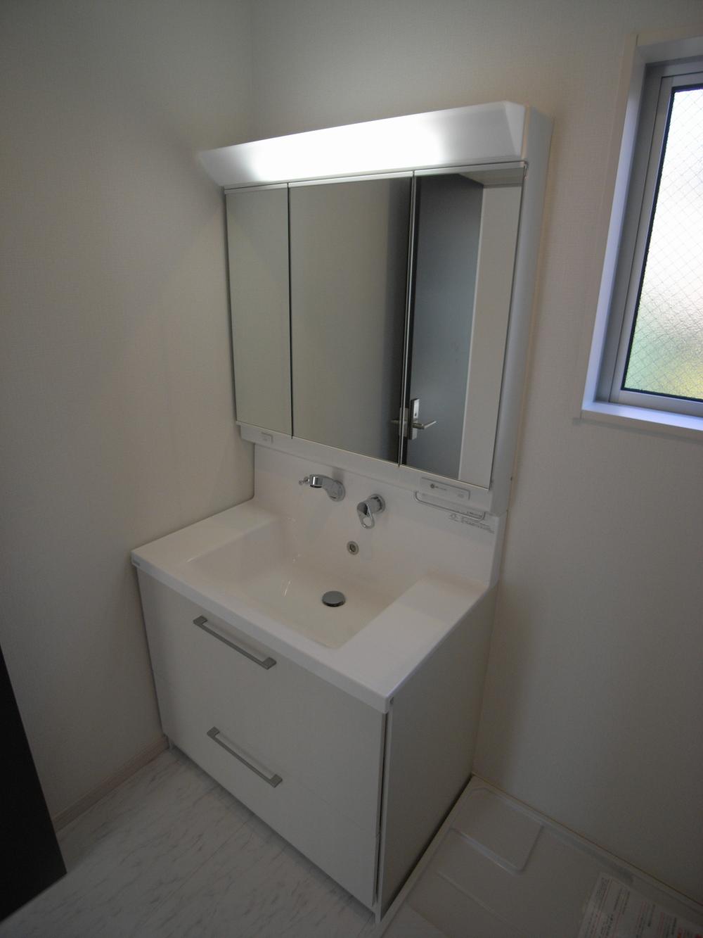 Toilet. Indoor (11 May 2013) Shooting