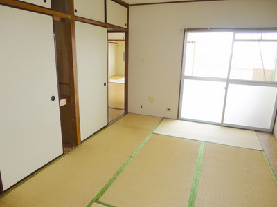 Living and room. ☆ Bright Japanese-style room ☆